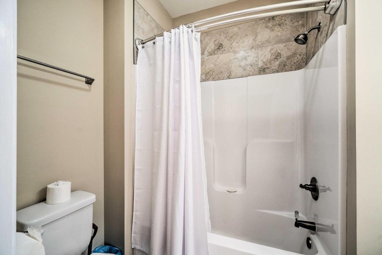 Chic Townsend Condo With Saltwater Pool! Extérieur photo